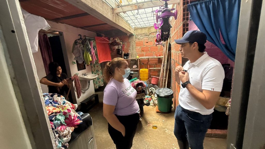 ADMINISTRACIÓN MUNICIPAL ATENDIÓ A LOS DAMNIFICADOS POR LLUVIAS EN LA CIUDAD