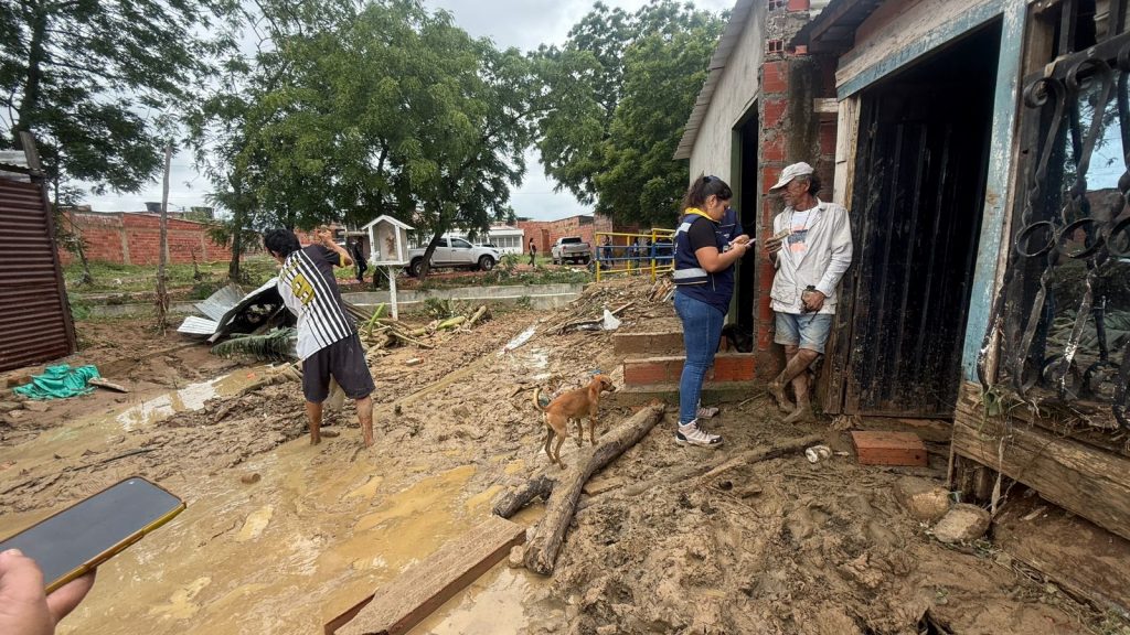 ADMINISTRACIÓN MUNICIPAL ATENDIÓ A LOS DAMNIFICADOS POR LLUVIAS EN LA CIUDAD