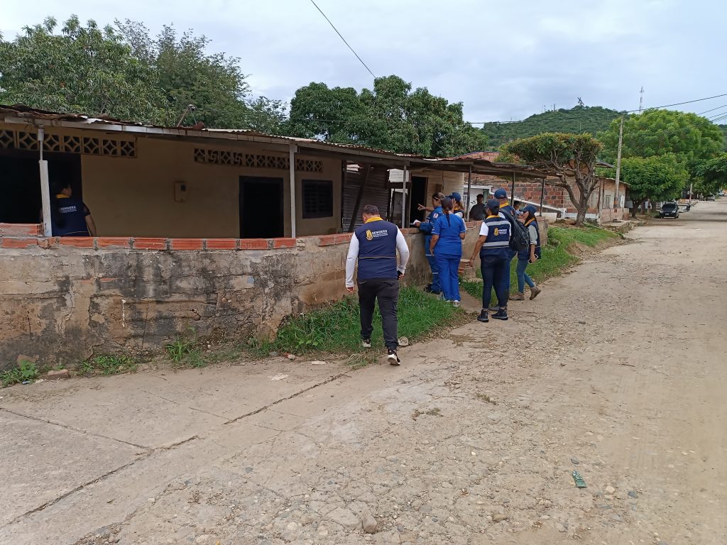 ENTREGA DE AYUDAS HUMANITARIAS A FAMILIAS AFECTADAS POR INUNDACIONES EN ANTONIA SANTOS